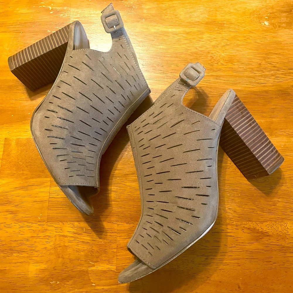 Mix No. 6 Peep-toe block heels size 9